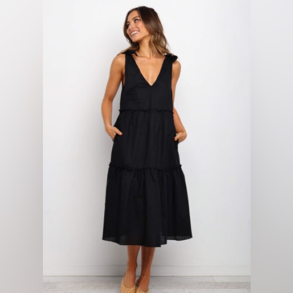 NWT Petal & Pup Erenda Dress